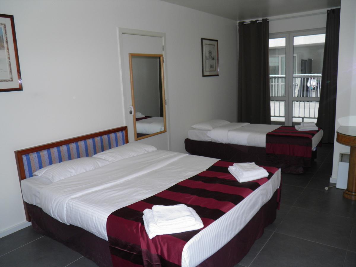 Holidays Apart-Hotel Anderlecht ภายนอก รูปภาพ